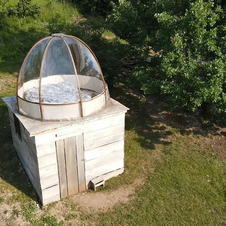 Luxusní stan Rtanj Sa 1000 Zvezdica 2